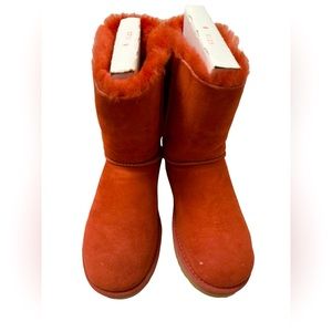 UGG BAILEY BOW II RED FUR BOOTS SZ 6 (LIKE NEW)